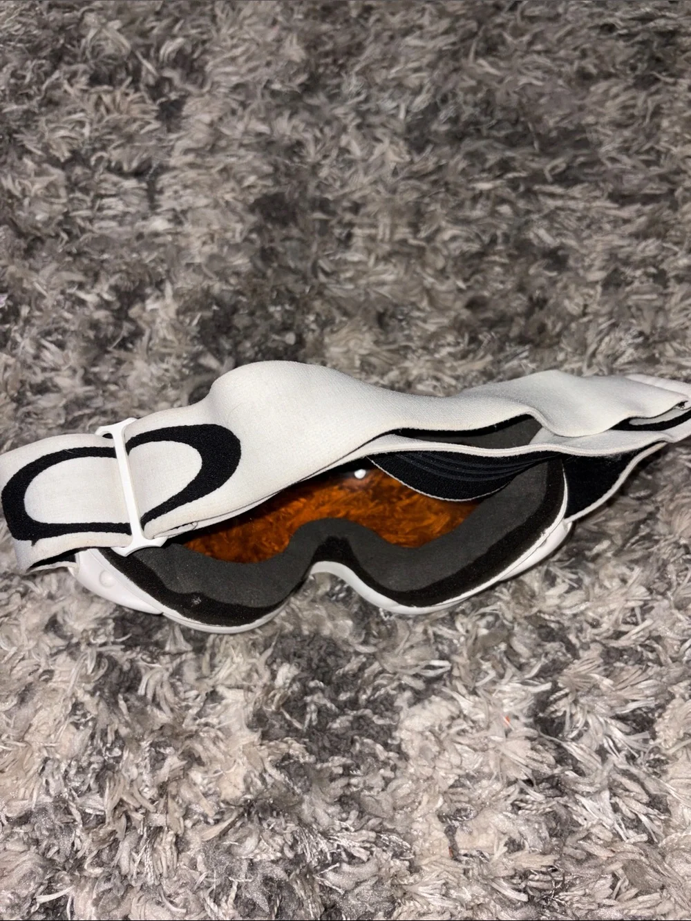 Oakley Ski Goggles questions leave